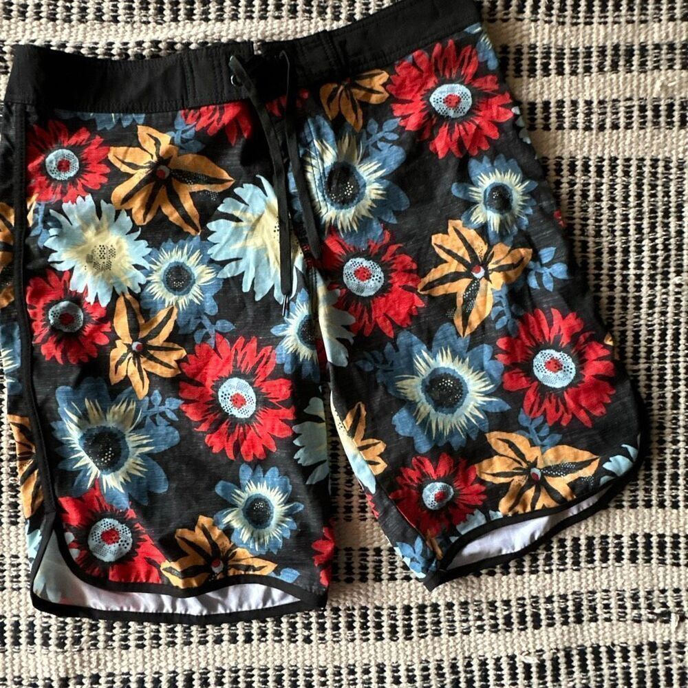 Mossimo Size 36 Blue & Red floral Swim trunks Men board shorts swimwear